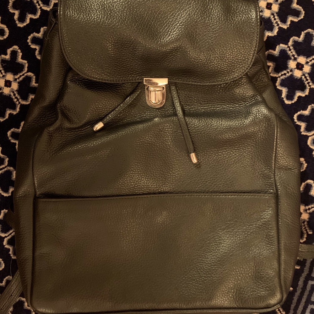 GORGEOUS Soft Pebbled Black Leather Backpack